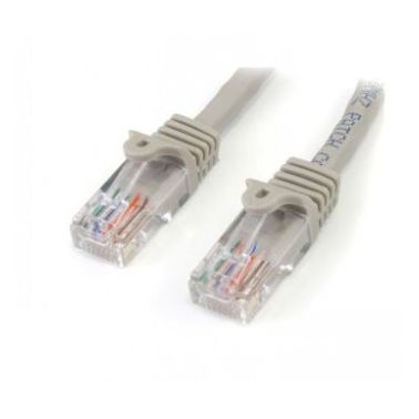 StarTech.com Cat5e patch cable with snagless RJ45 connectors �� 1 ft